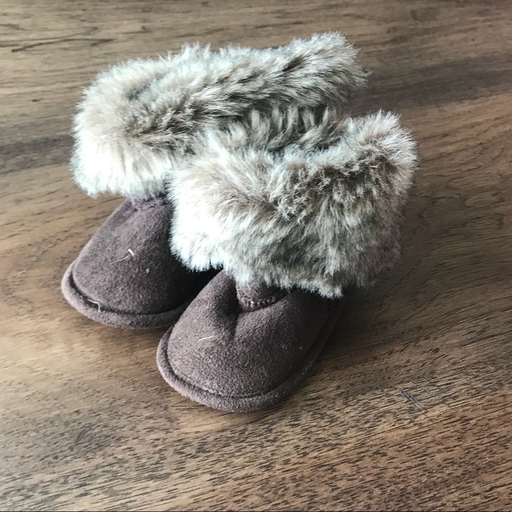 Infant 0-6 mos faux fur brown boots